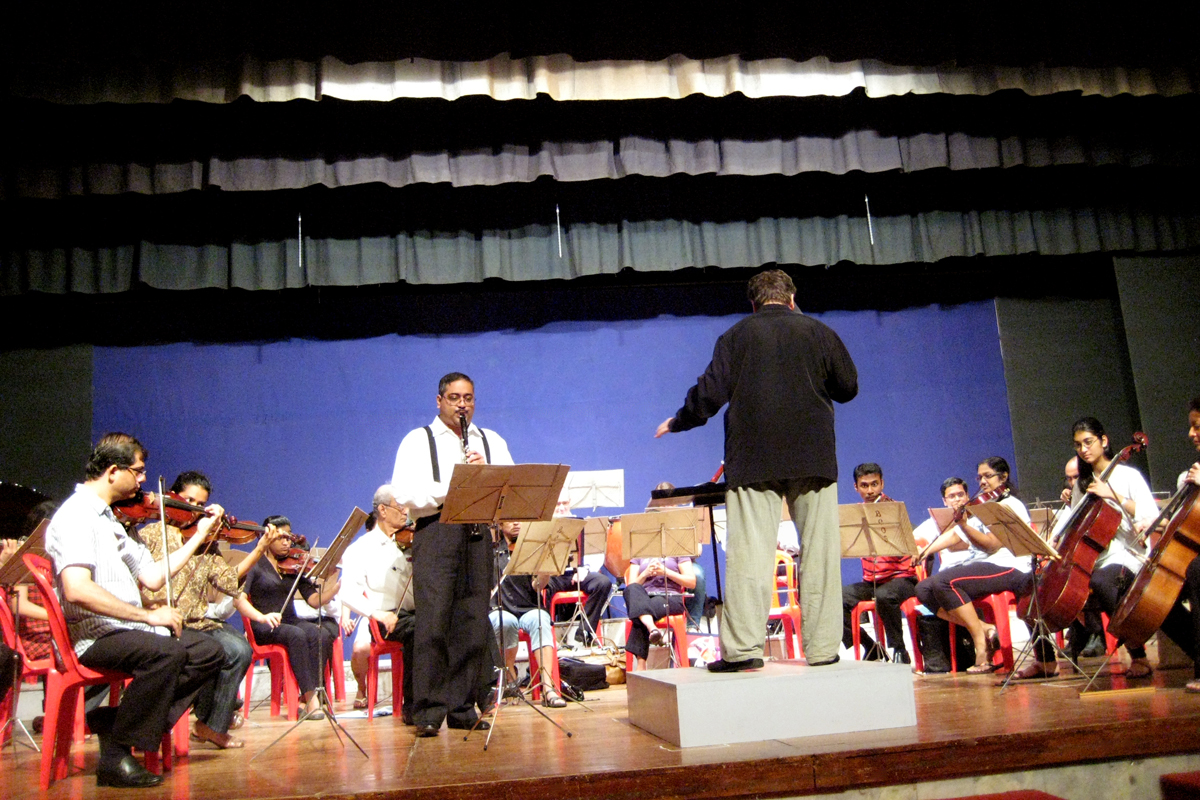 Alaric Diniz and Roman Moiseyev with The Bombay Chamber Orchestra