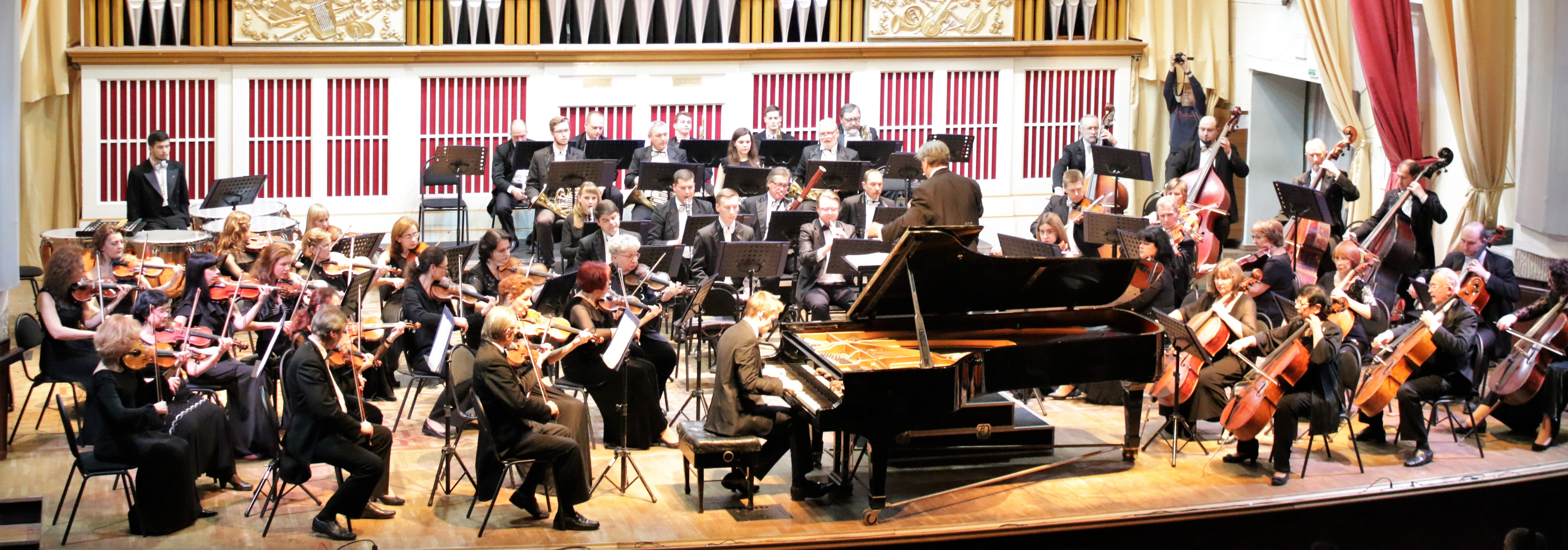 © Conductor Roman Moiseyev Roman Moiseyev